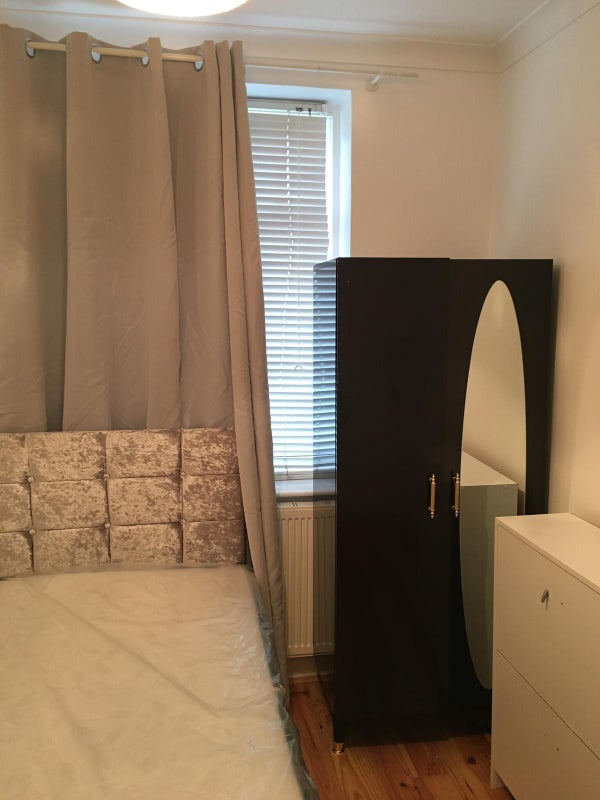 Room Sandhurst Road in Greater London