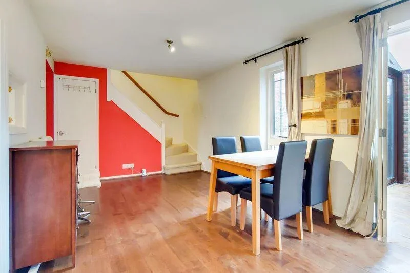 House Lamplighter Close in Greater London