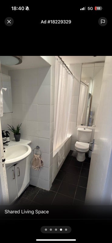 Room Graham Road in Greater London