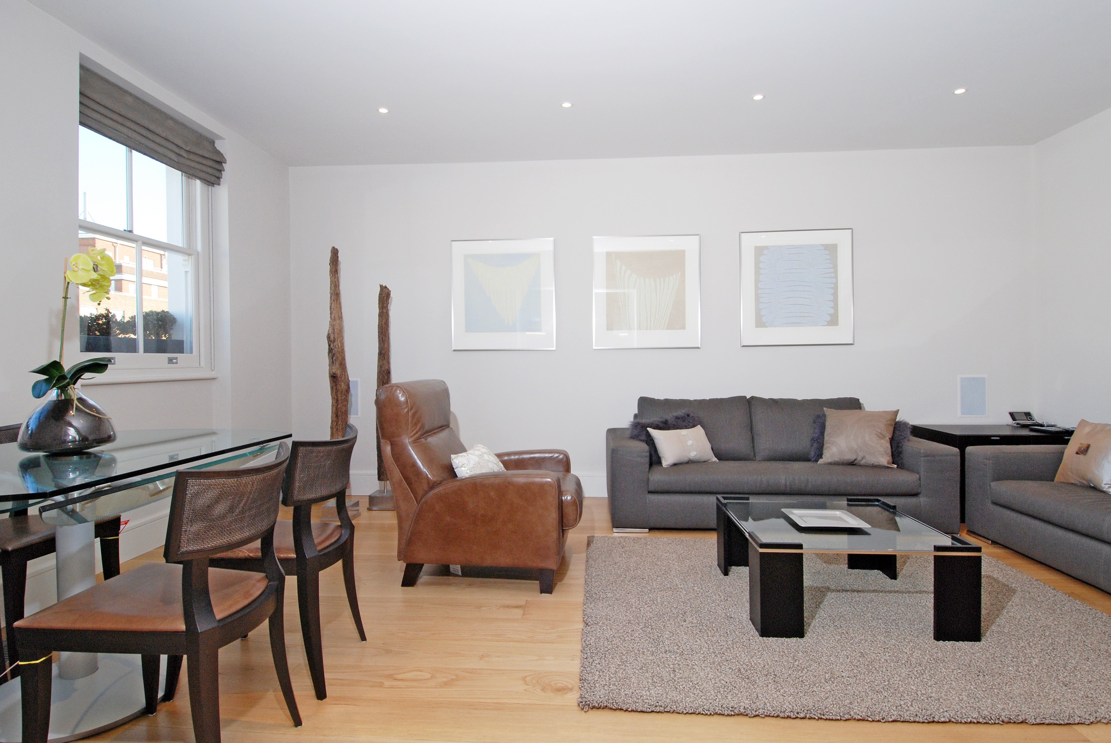 Flat Kynance Mews in Greater London