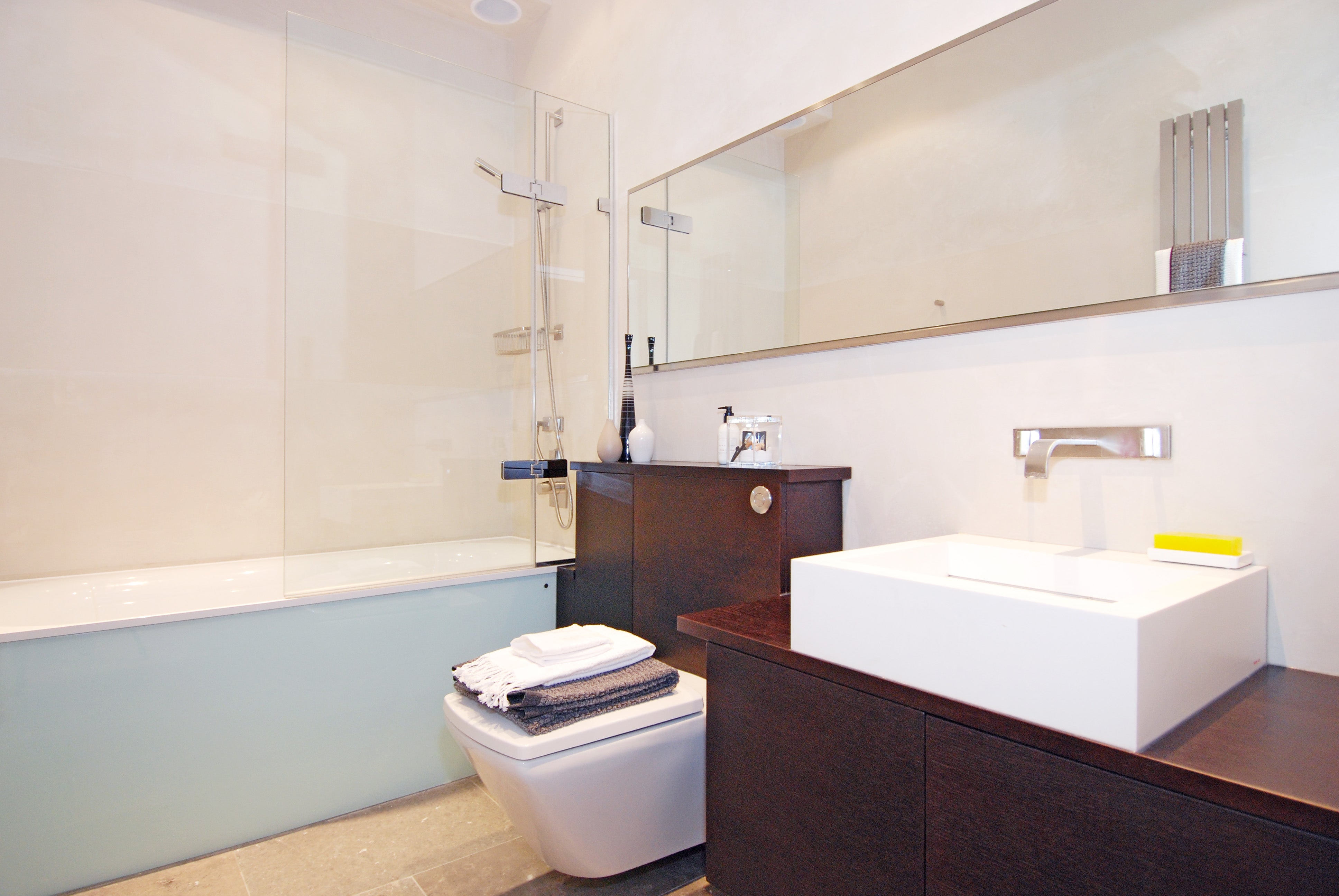 Flat Kynance Mews in Greater London