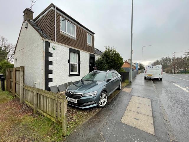 House Nettlehill Drive in Uphall Station