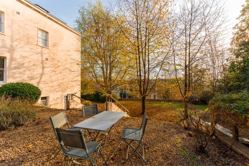Flat Cornwallis Grove in Bristol