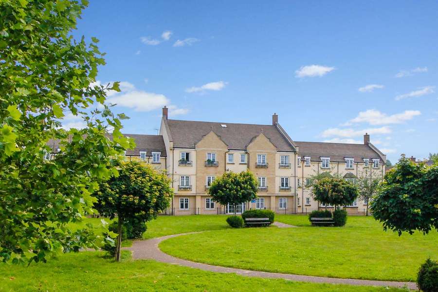 Flat Woodley Green in West Oxfordshire