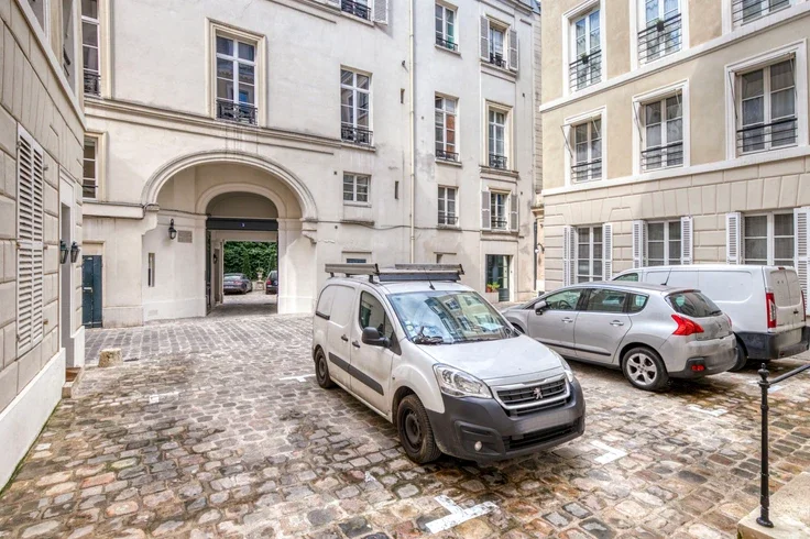 Flat Impasse de Valmy in Paris