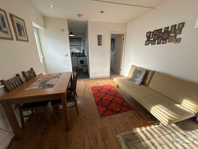 Flat Cranston Grove in Stockport