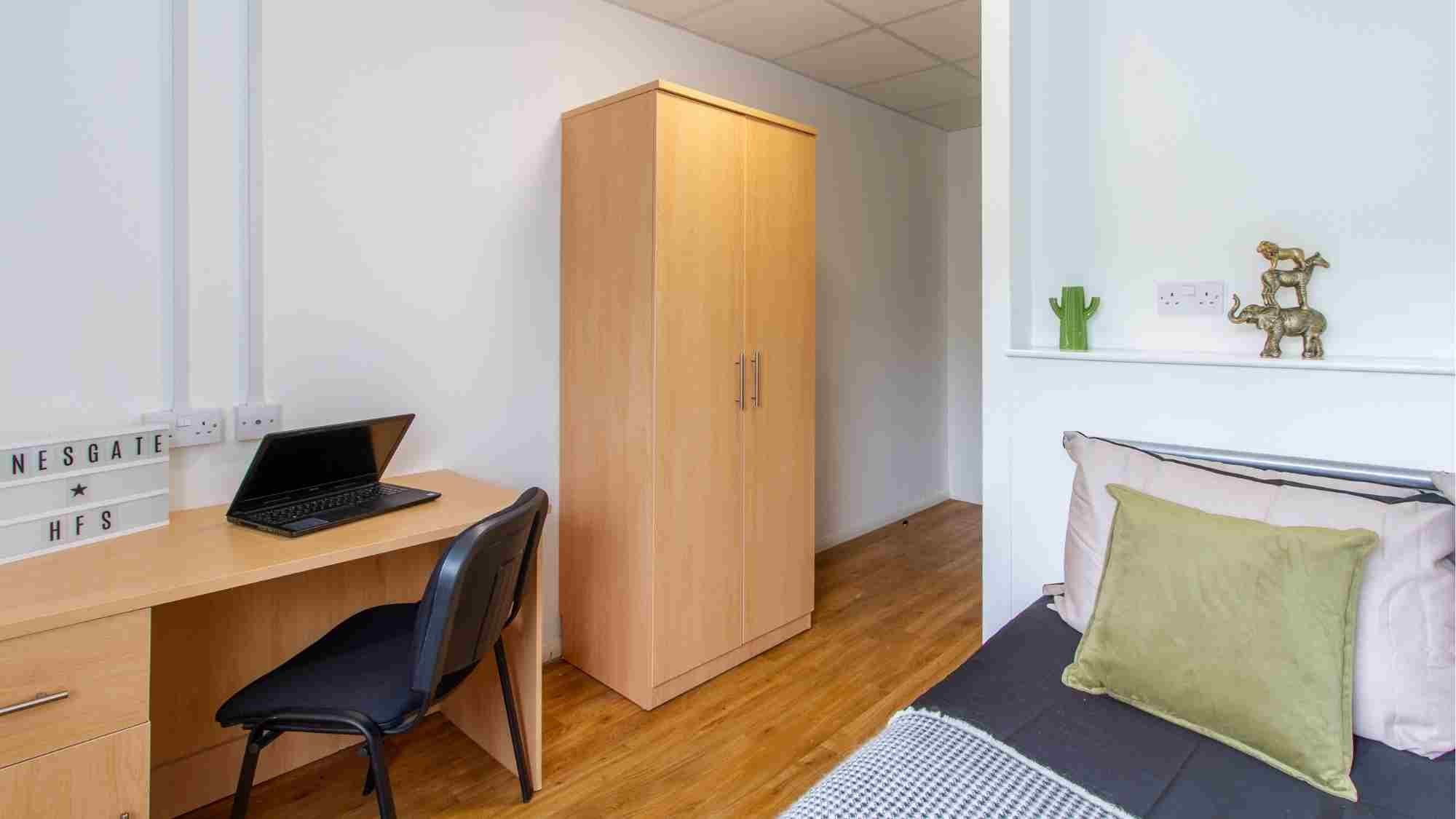 Flat Clasketgate in Lincoln