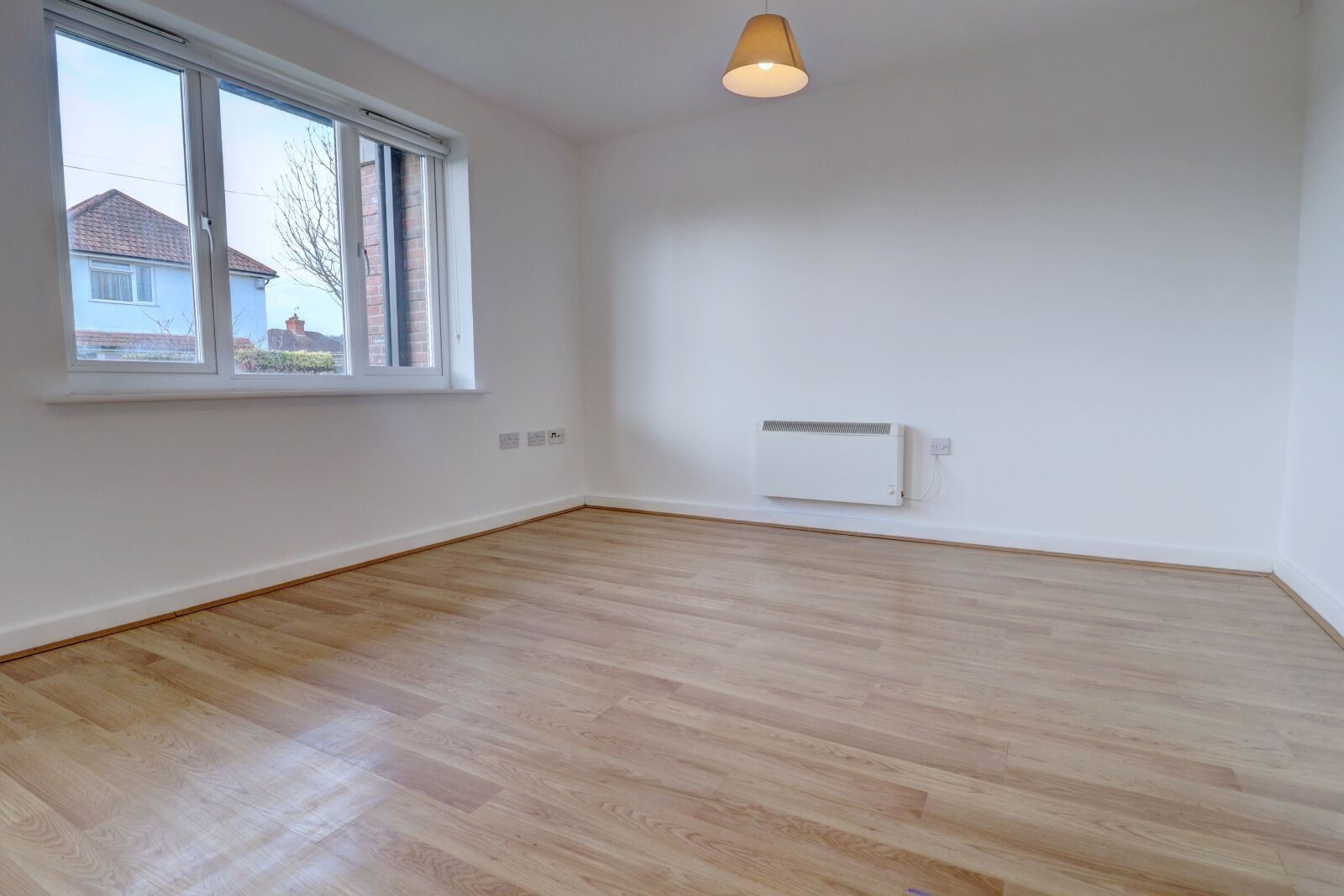 Flat Ercolani Avenue in High Wycombe Community Board