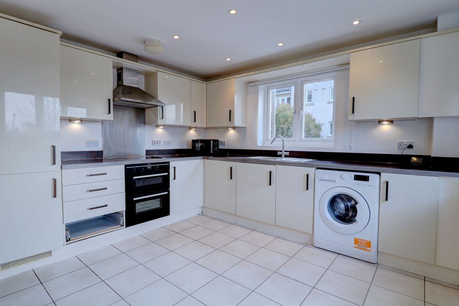 Flat Ercolani Avenue in High Wycombe Community Board