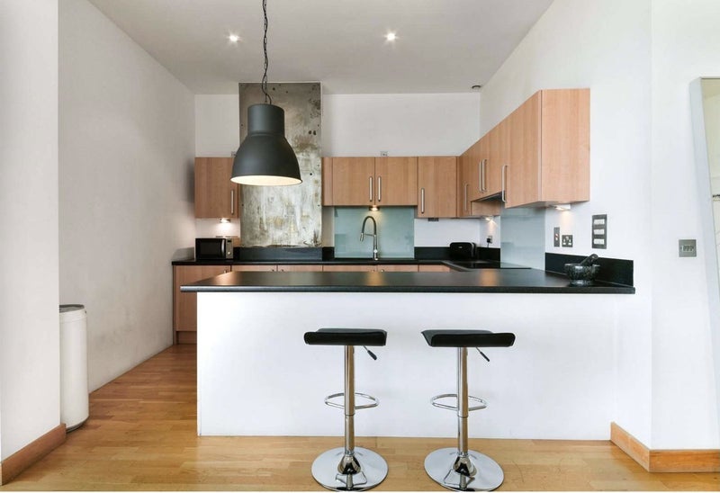 Flat Roach Road in Greater London