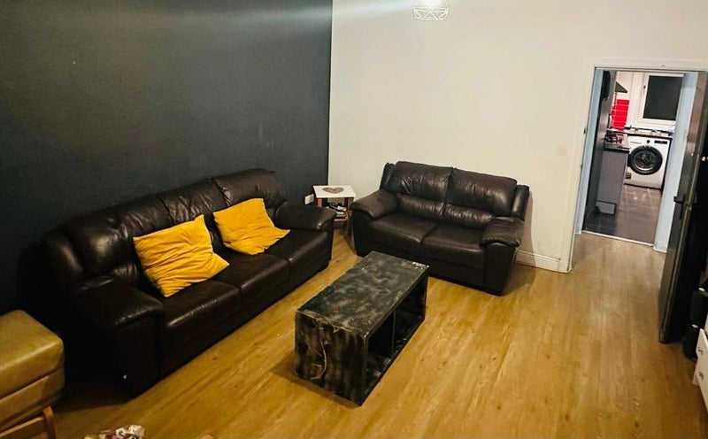 Room Gorgie Road in City of Edinburgh