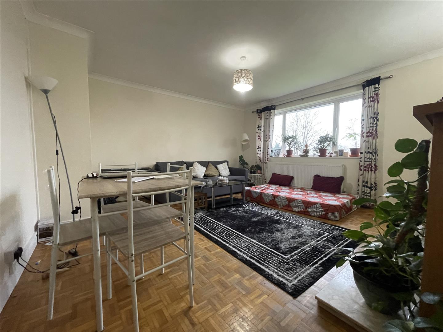 Flat Hempstead Road in Watford