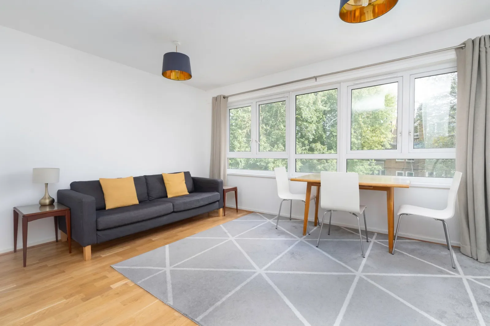 Room Brecknock Road in Greater London