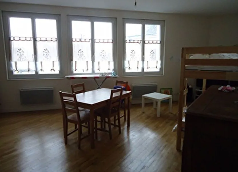 Appartement Rue Honoré de Balzac à Thilouze