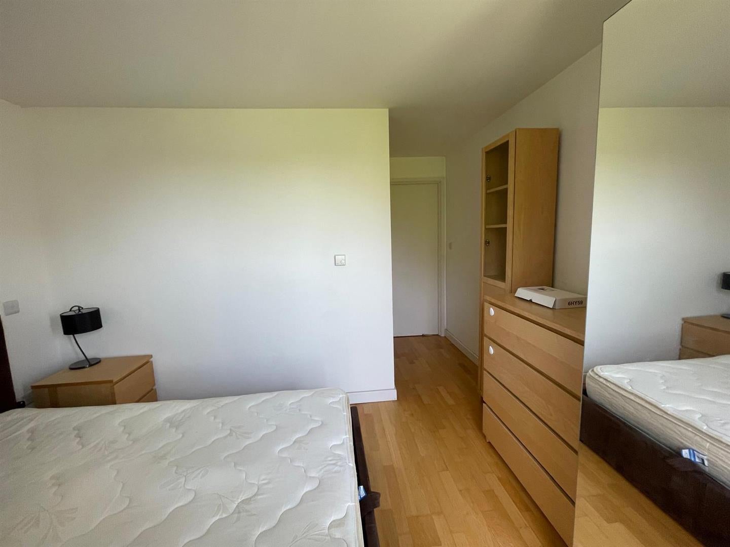 Flat Bath Road in Greater London