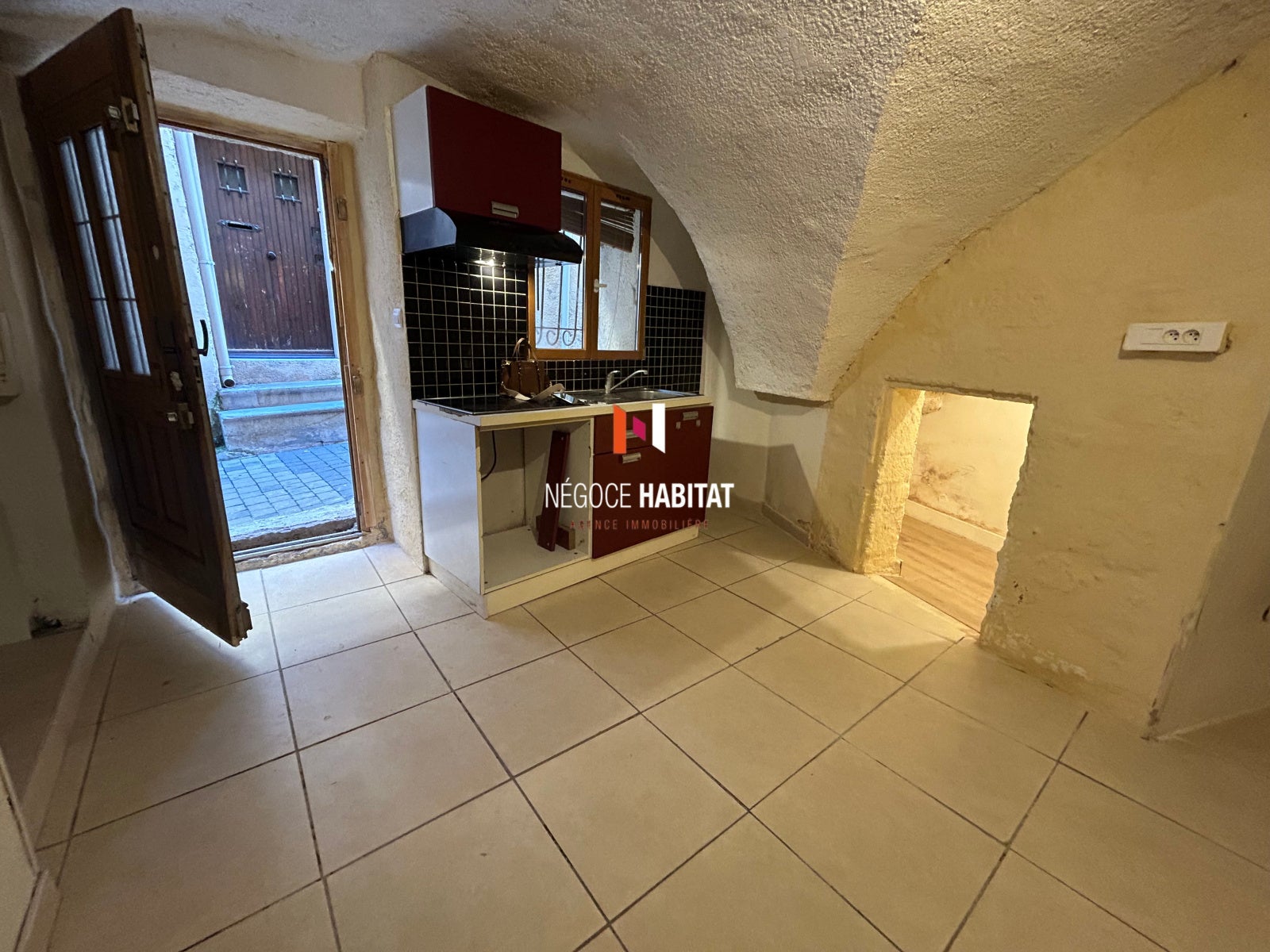 Room Avenue de Bédarieux in Poussan