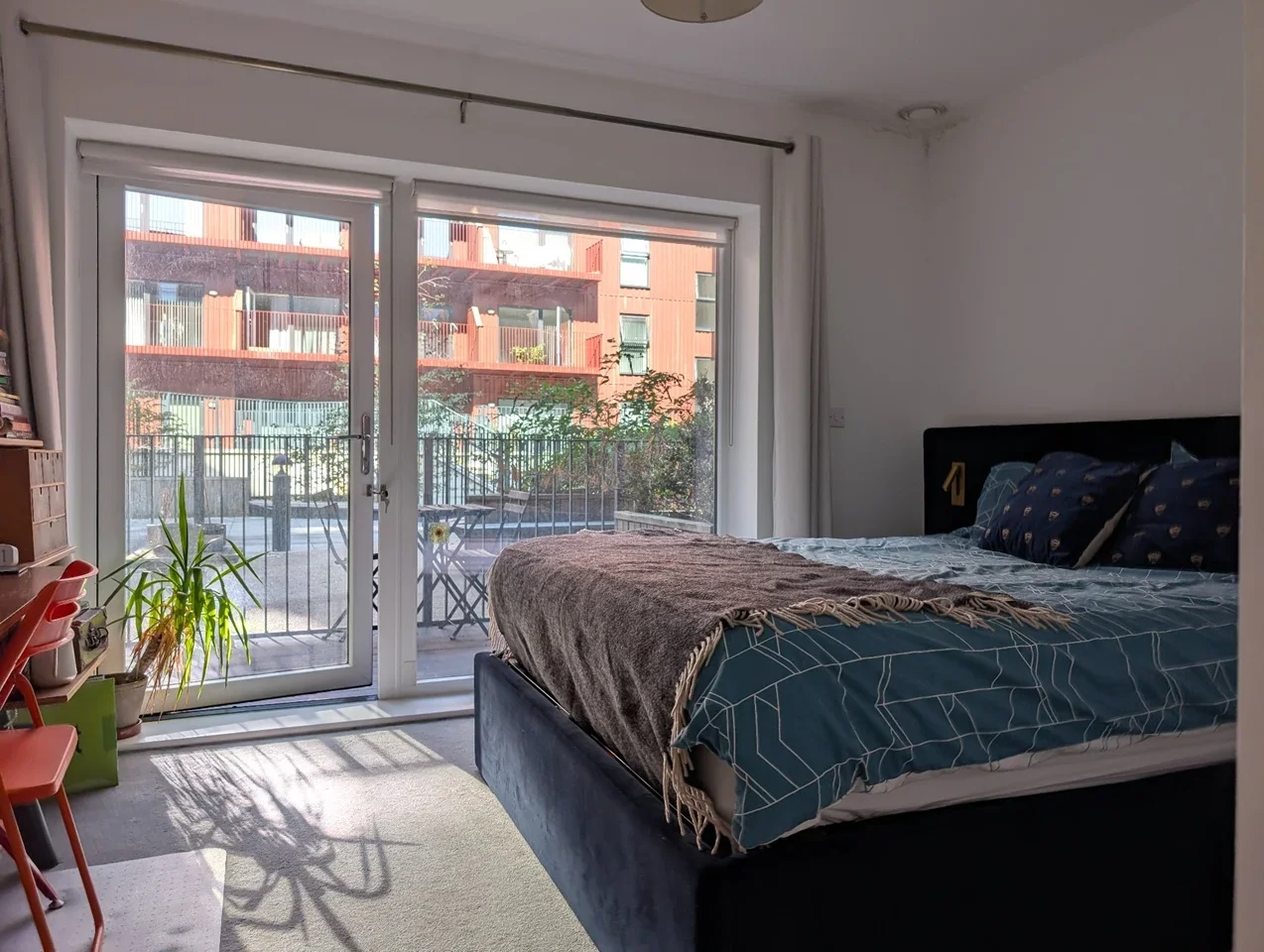 Flat Brumwell Avenue in Greater London