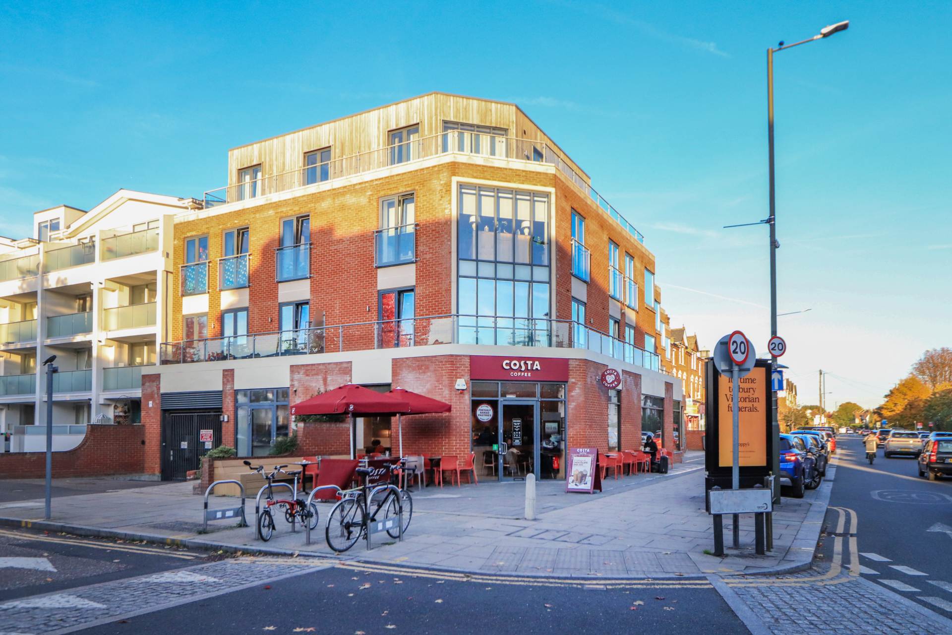 Flat Lambton Road in Greater London