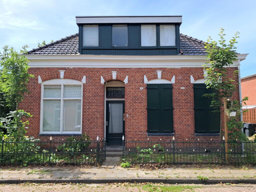 Huis St. Jansstraat 4 in Kloosterburen