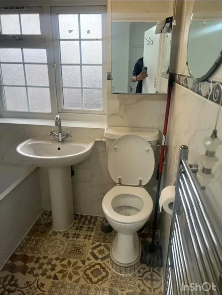 Room Abbots Road in Greater London