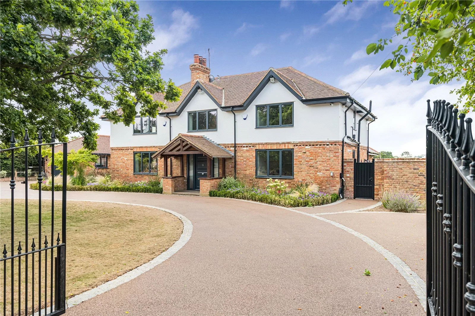 House Hadley Road in Greater London