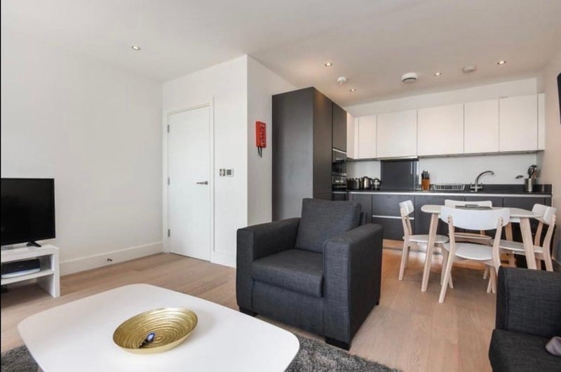 Room Deptford Bridge in Greater London