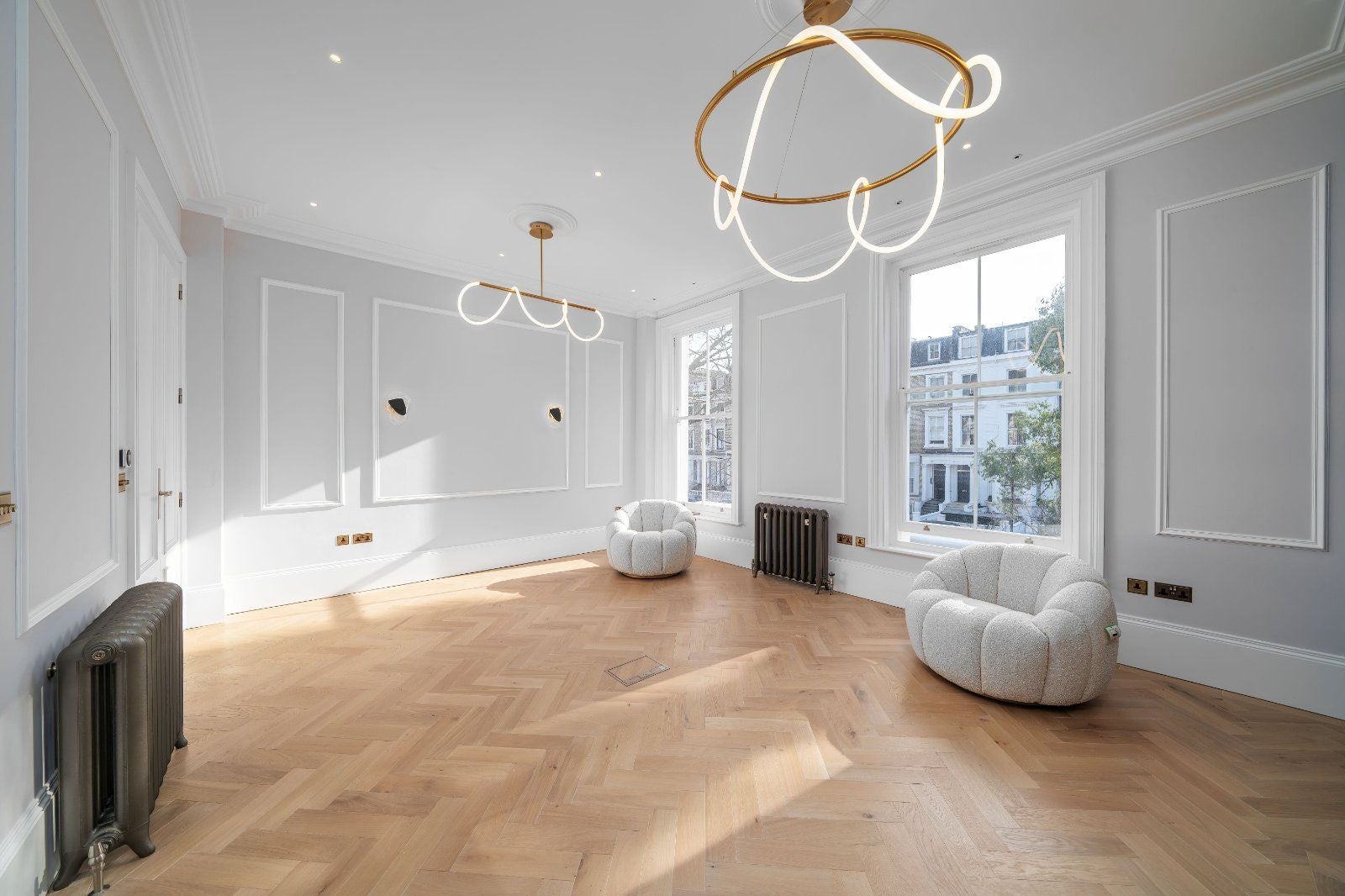 Flat Elsham Road in Greater London