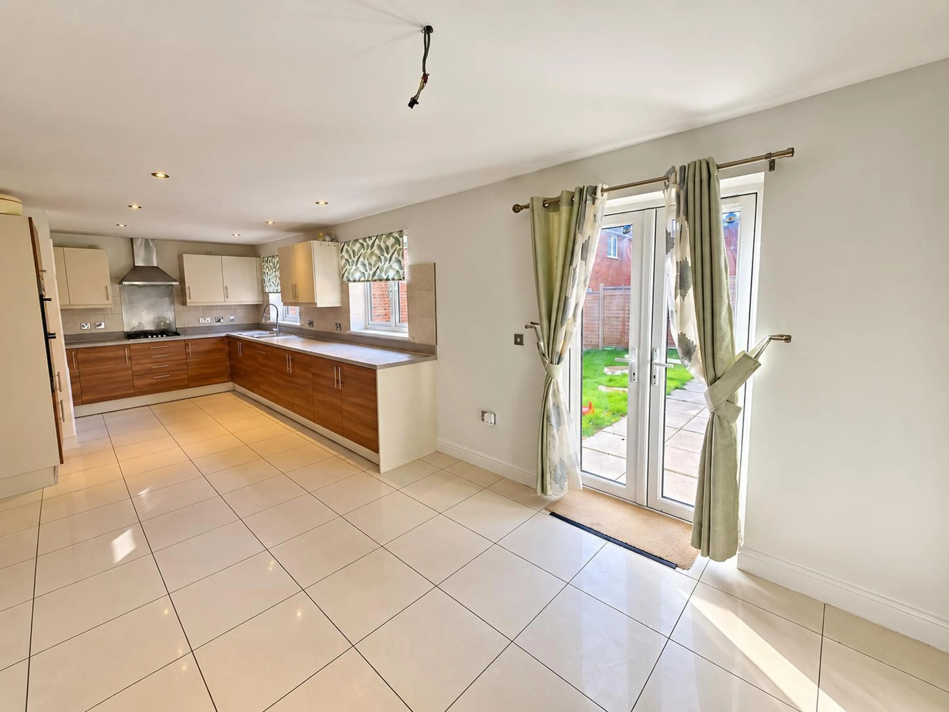 House Sandsdown Close in High Wycombe