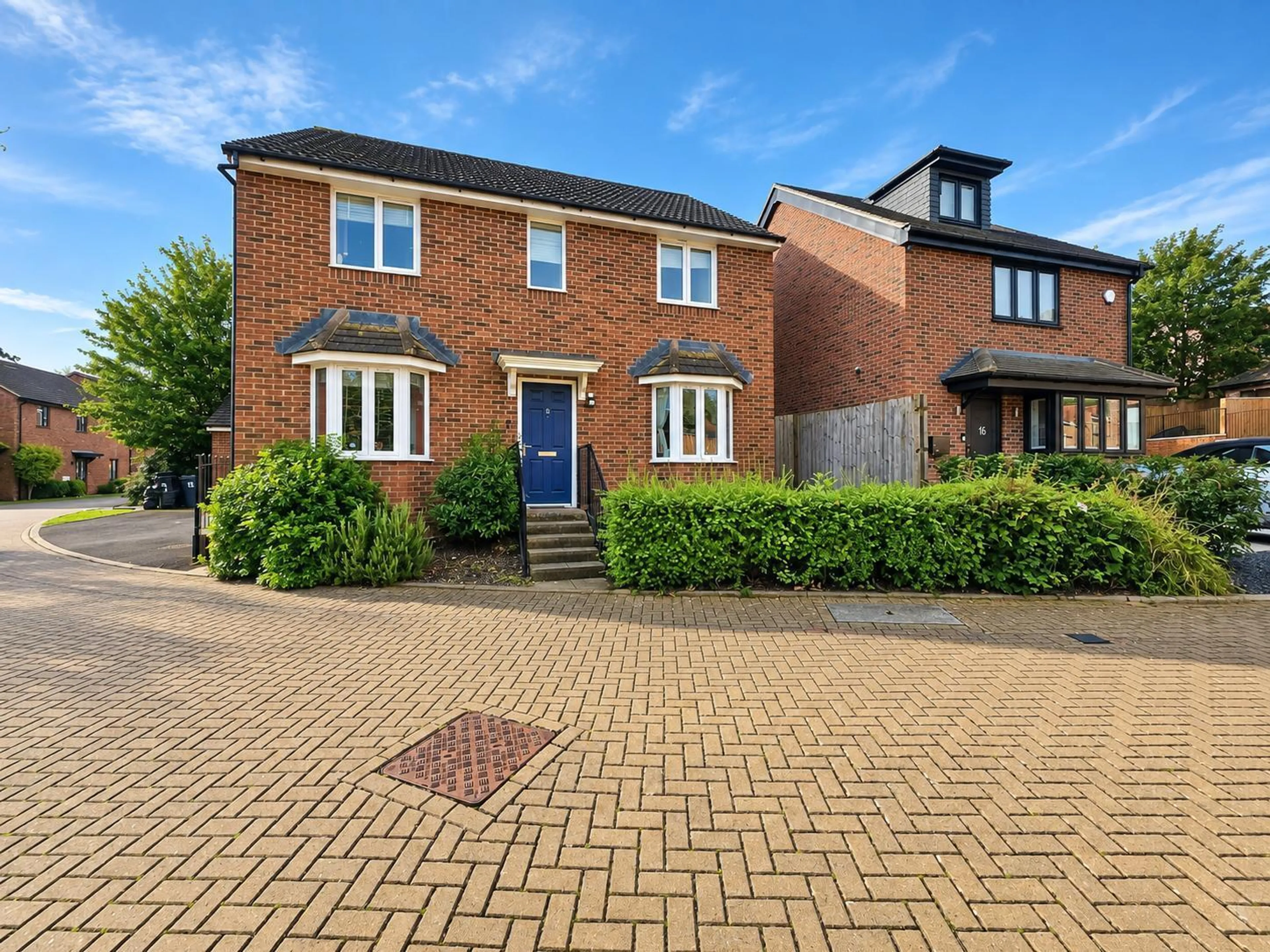 House Sandsdown Close in High Wycombe