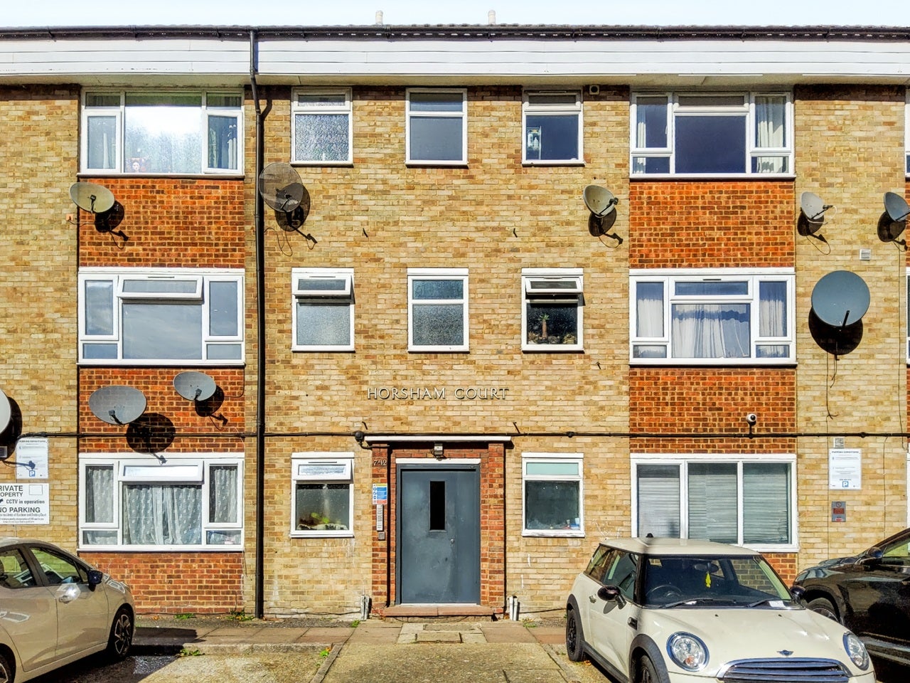 Flat Lansdowne Road in Greater London