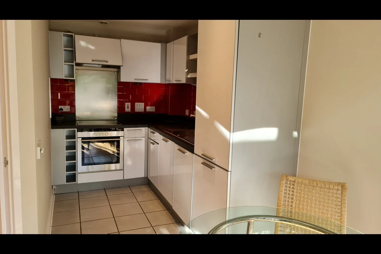 Flat Agate Close in Greater London