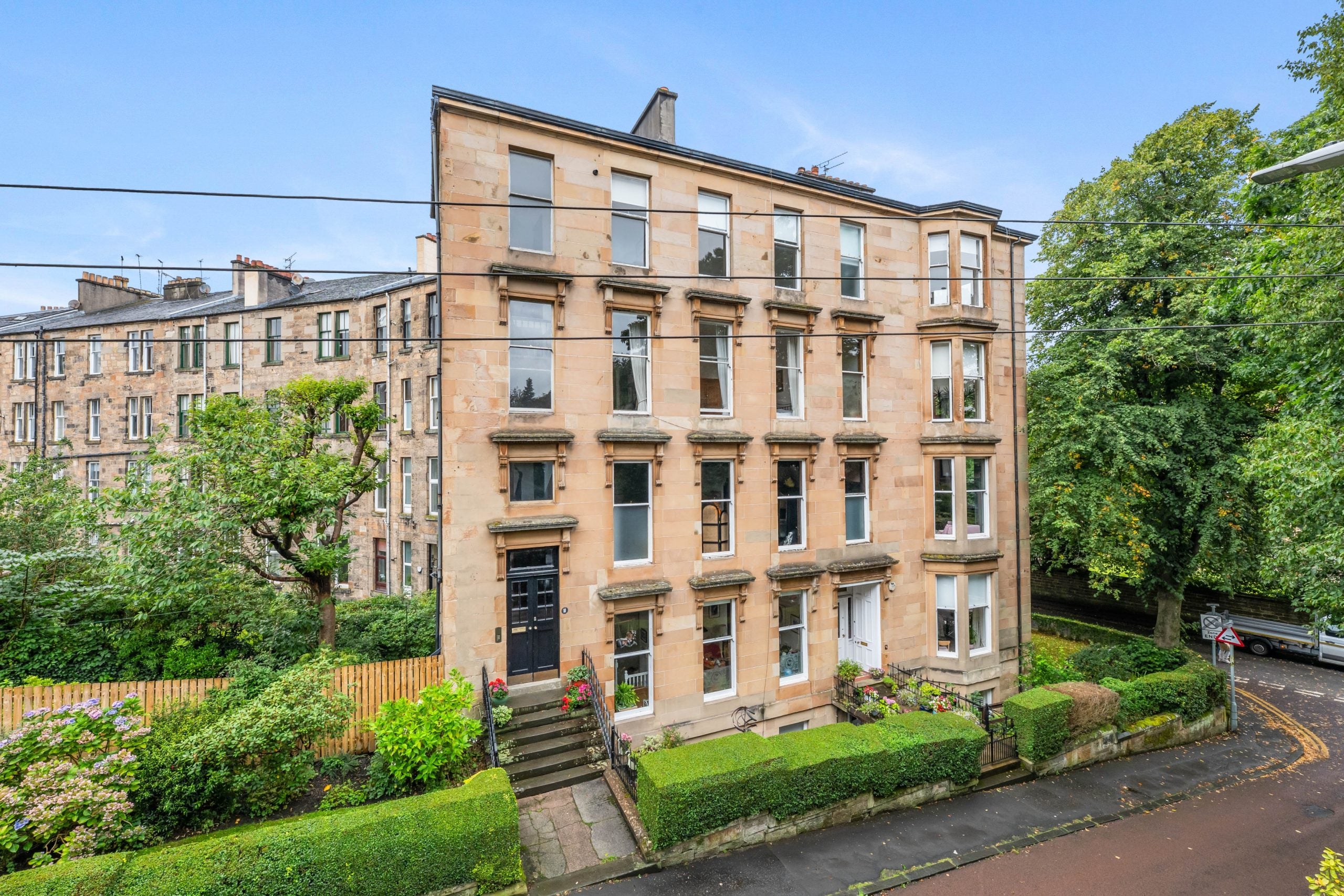 Flat Ruskin Lane in Glasgow