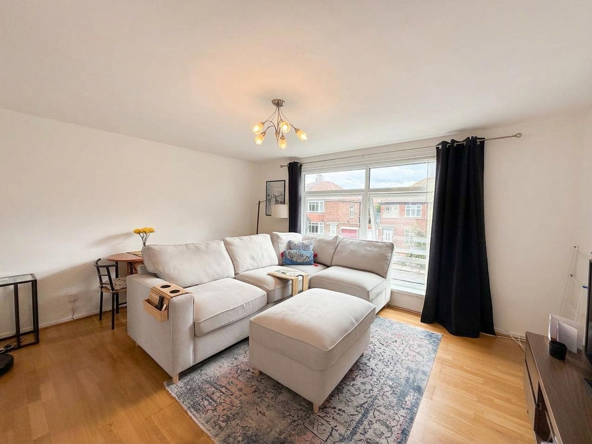Flat Bowes Street in Newcastle upon Tyne