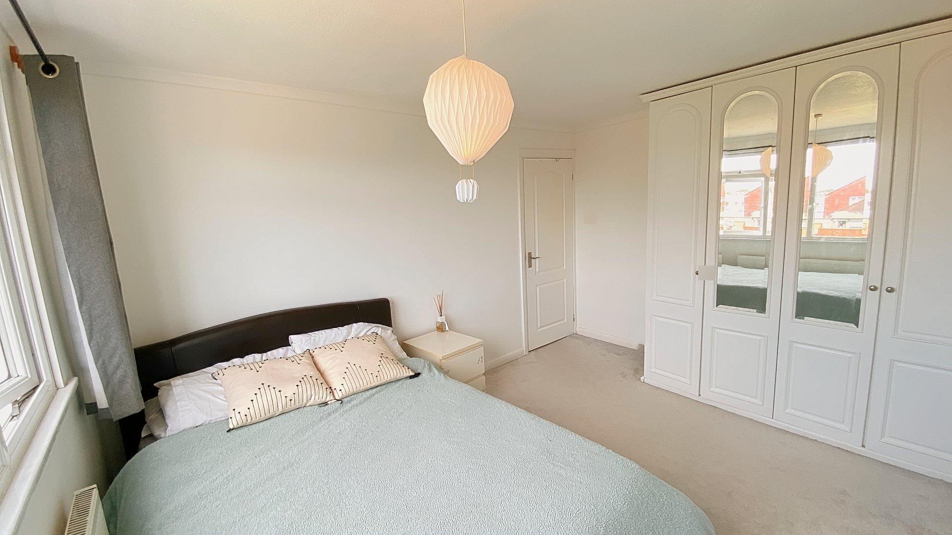 Room Wrington Close in Bristol