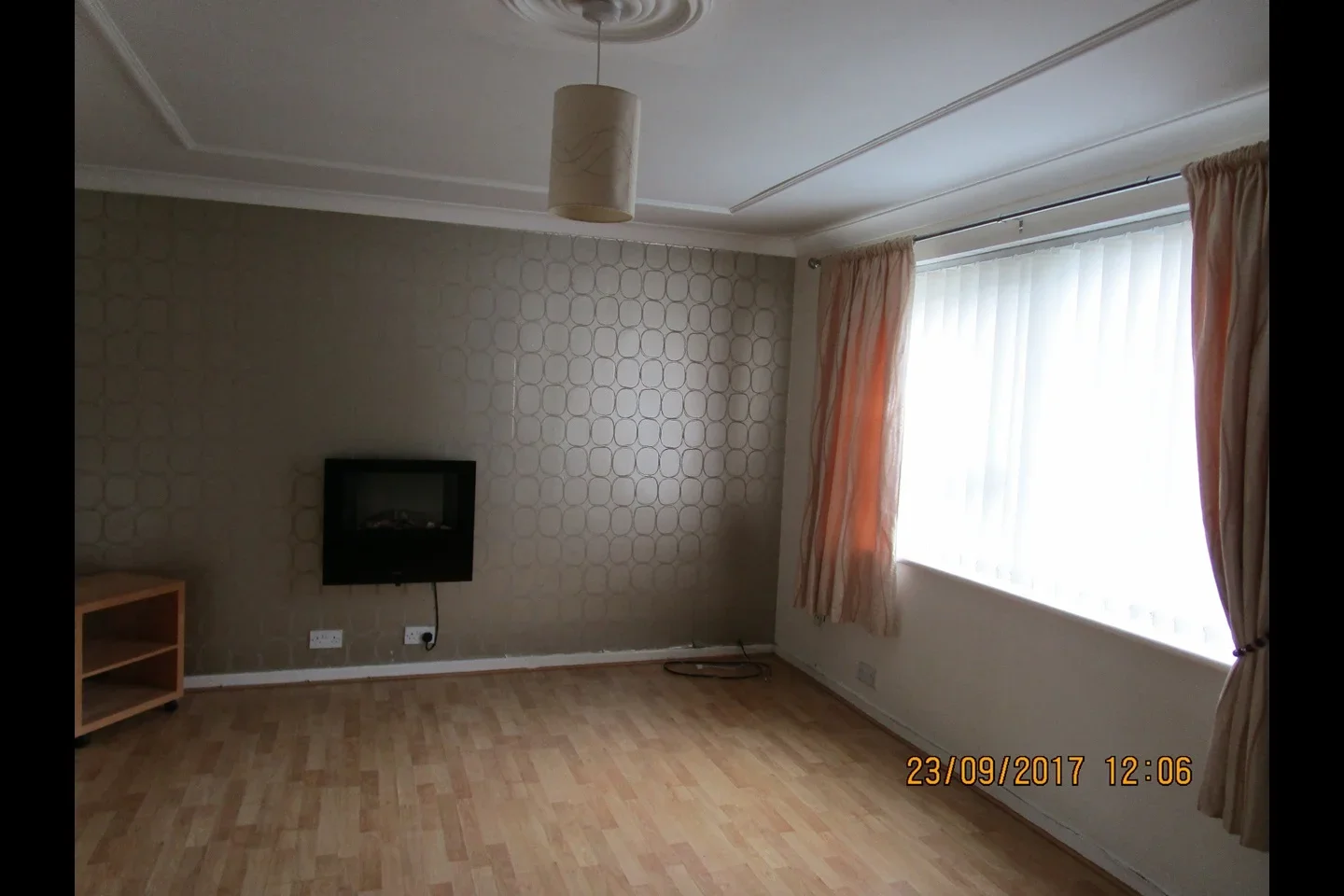 Flat Cearns Road in Oxton Village