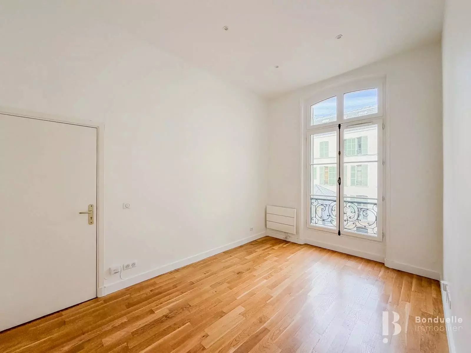 Appartement Rue Lamennais à Paris