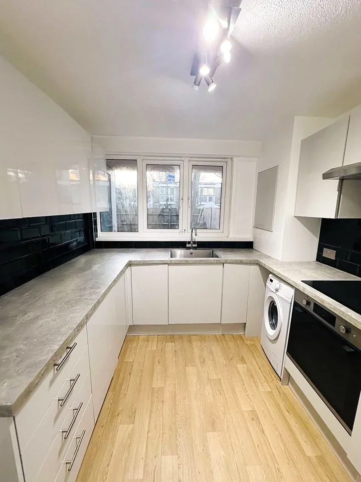 Room Waynflete Square in Greater London