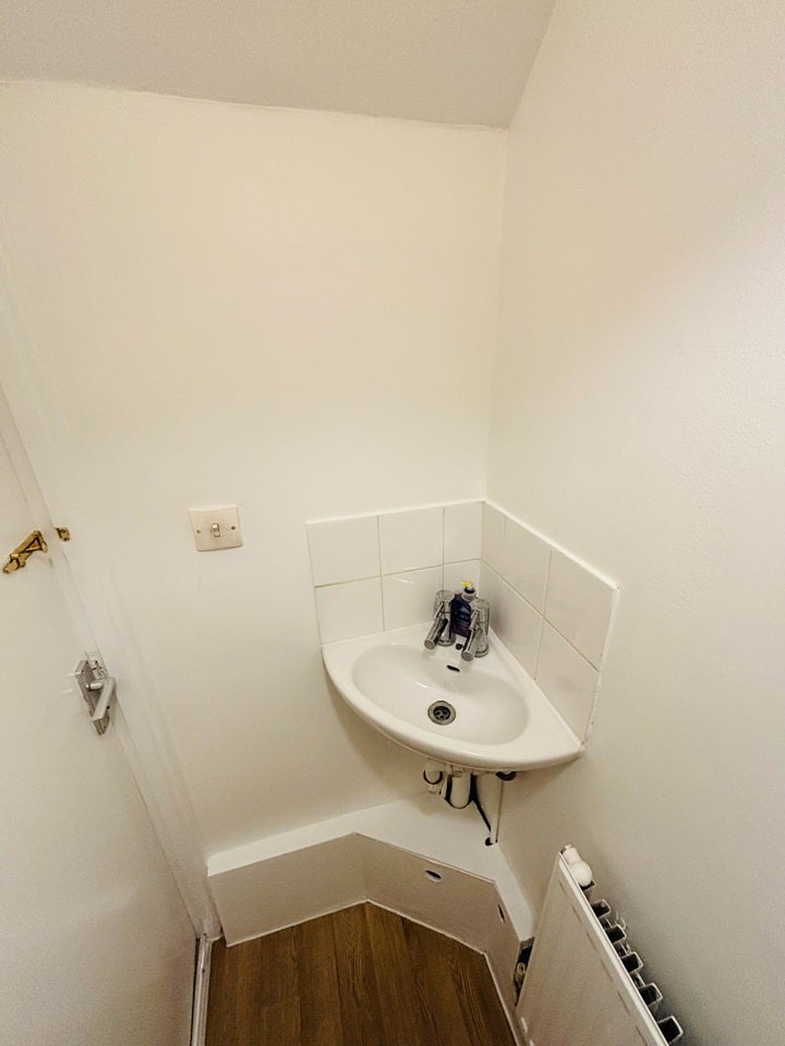 Room Waynflete Square in Greater London