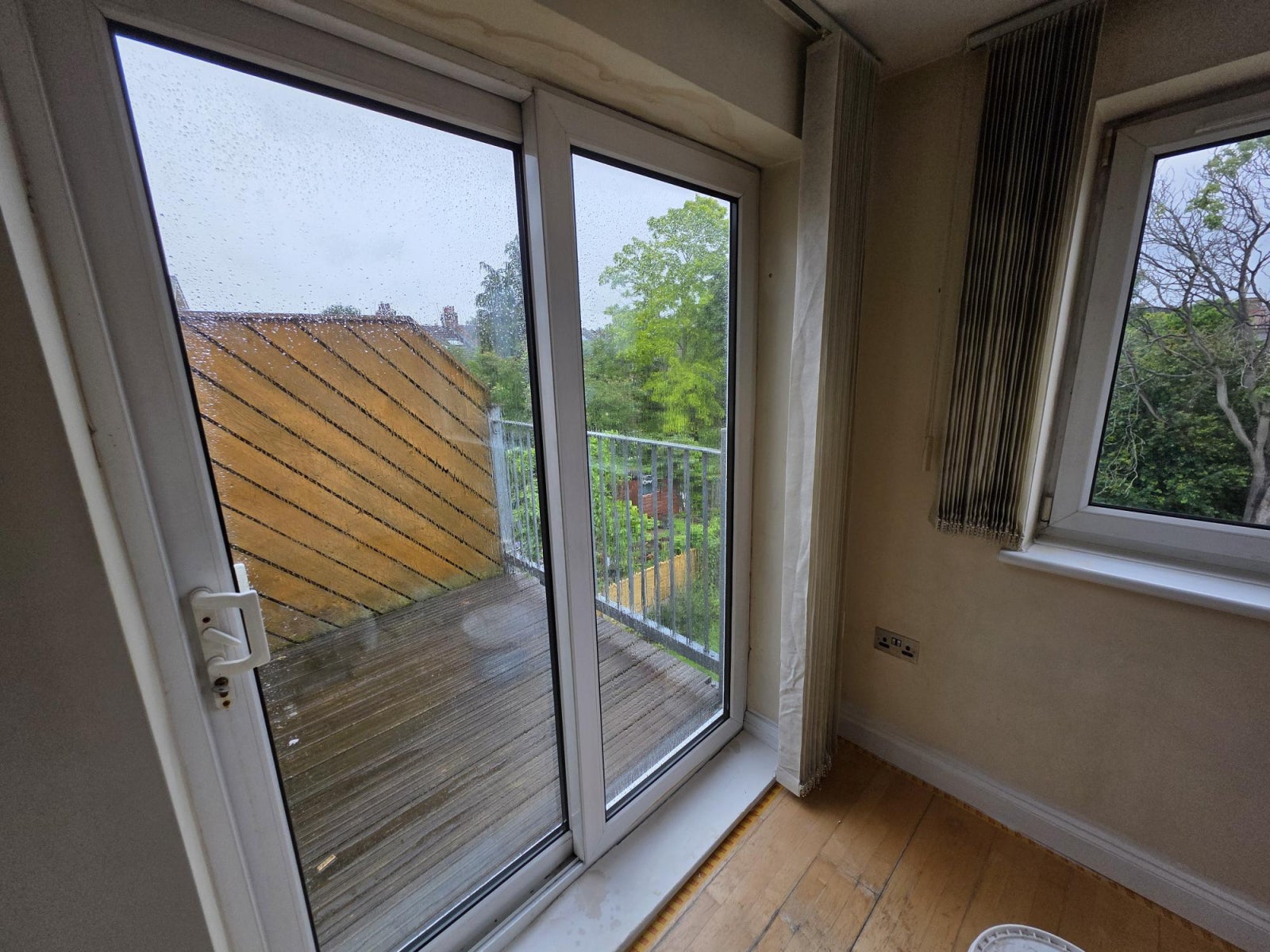 Flat Chigwell Road in Greater London