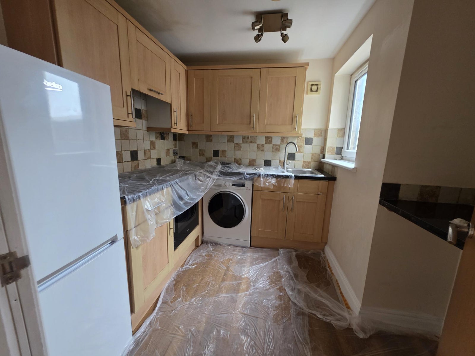 Flat Chigwell Road in Greater London
