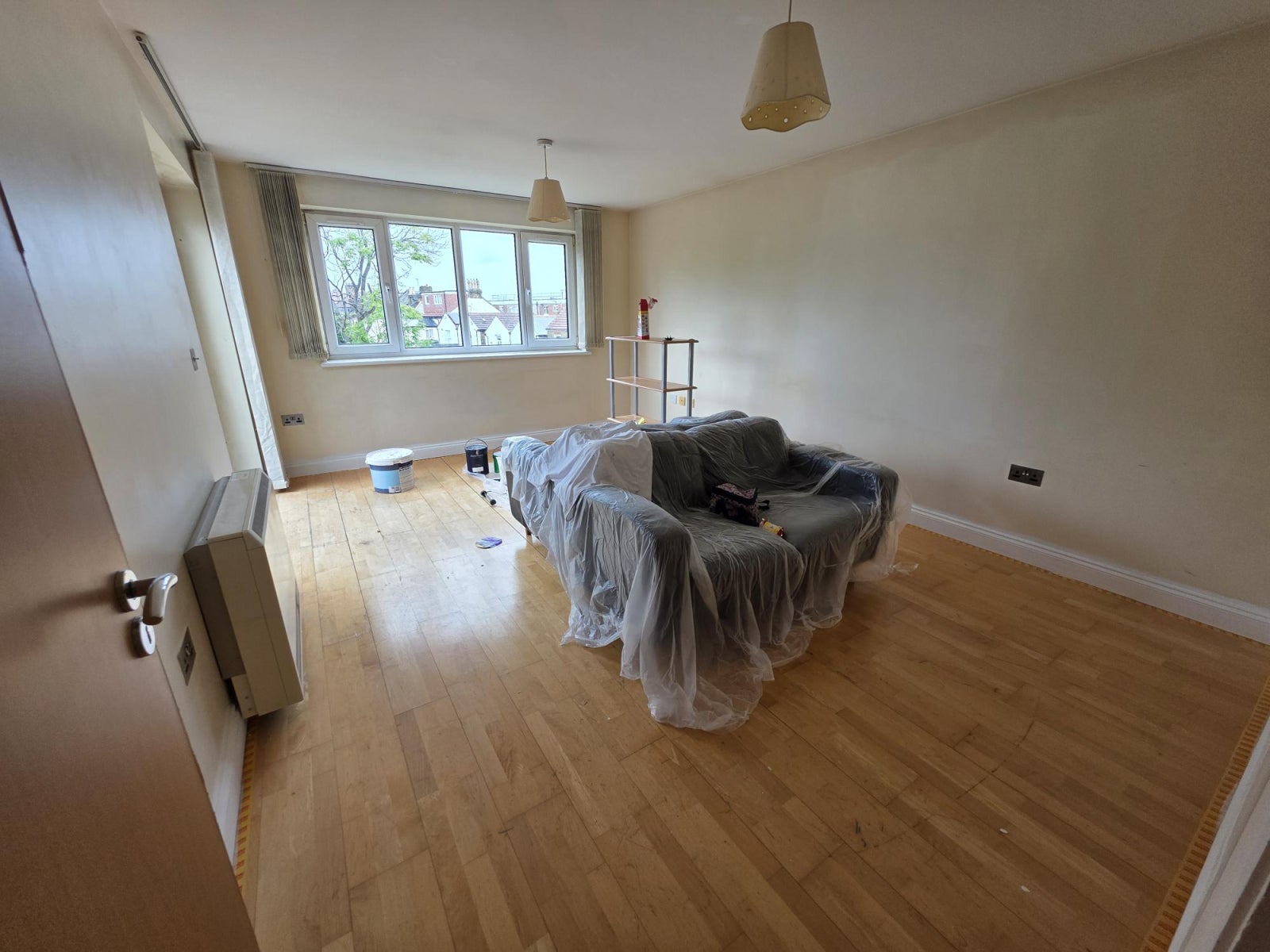 Flat Chigwell Road in Greater London