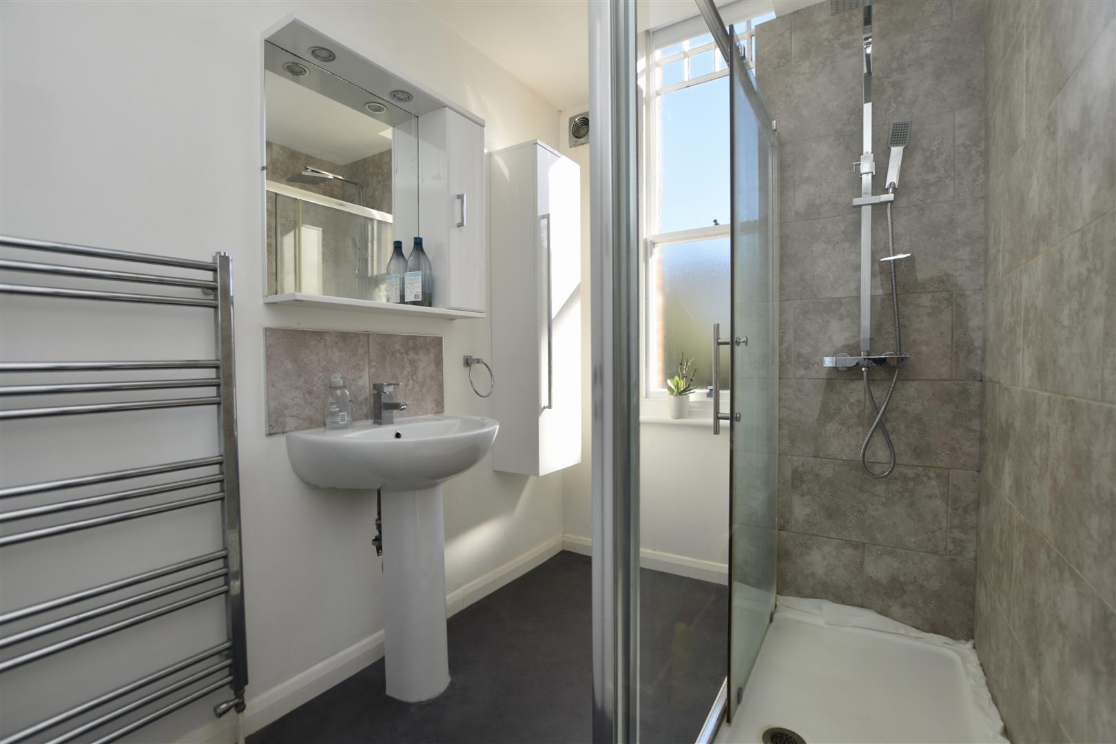 Flat Laton Road in St Leonards