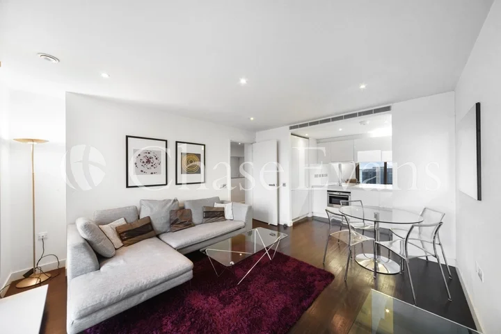Flat Dockyard Lane in Greater London