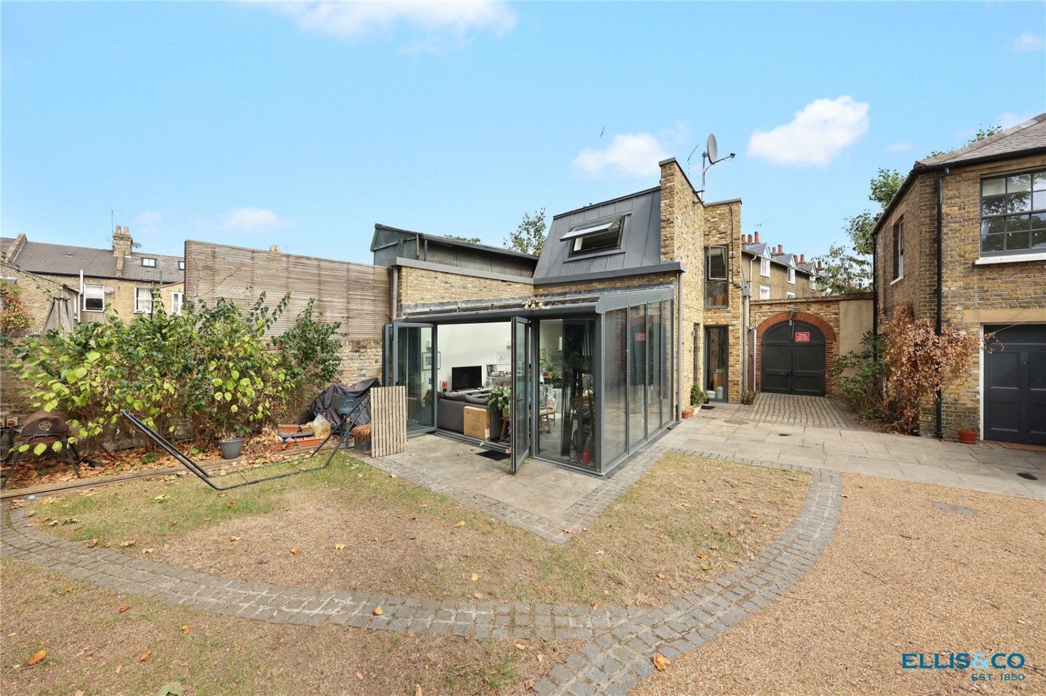House Maria Terrace in Greater London