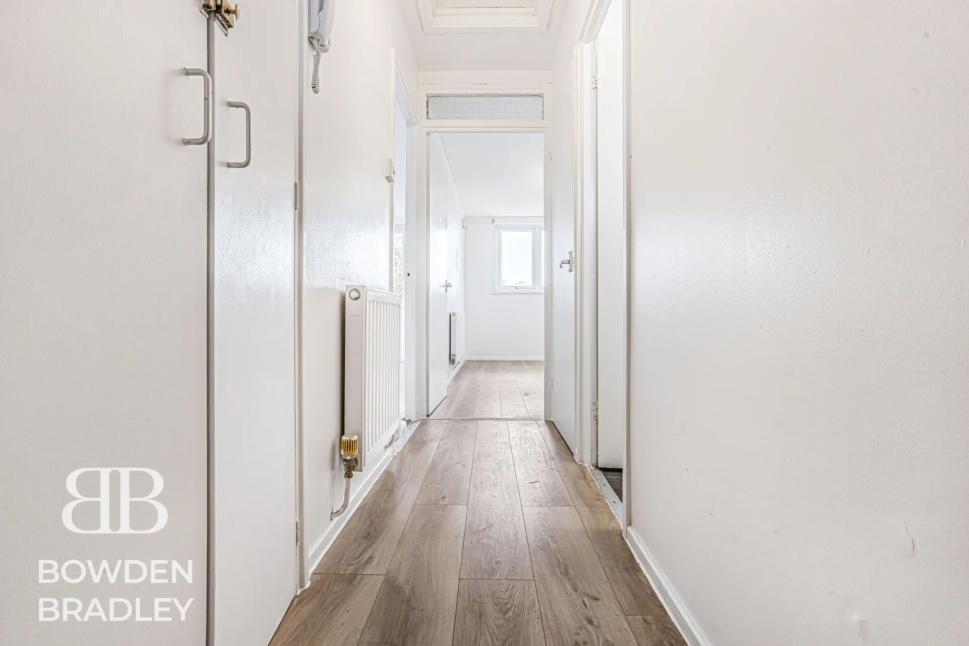 Flat Tiptree Crescent in Greater London