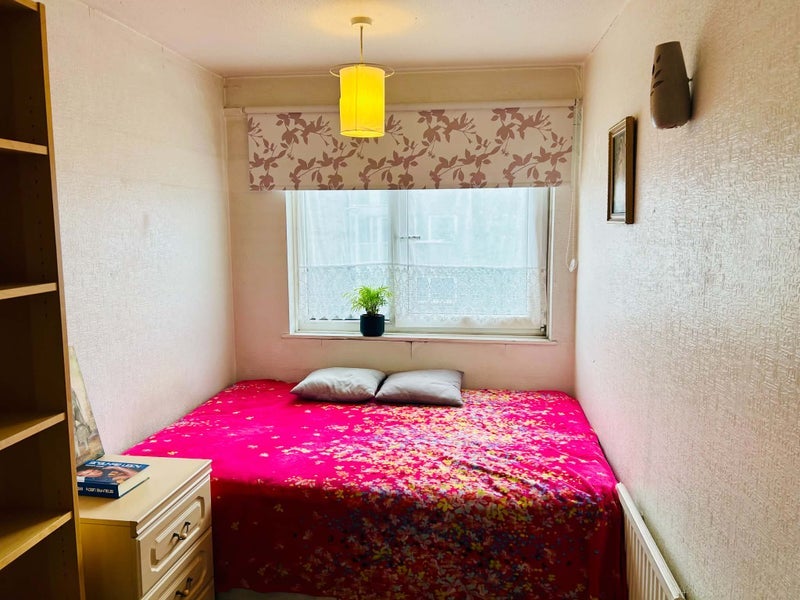 Room Gawsworth Close in Greater London