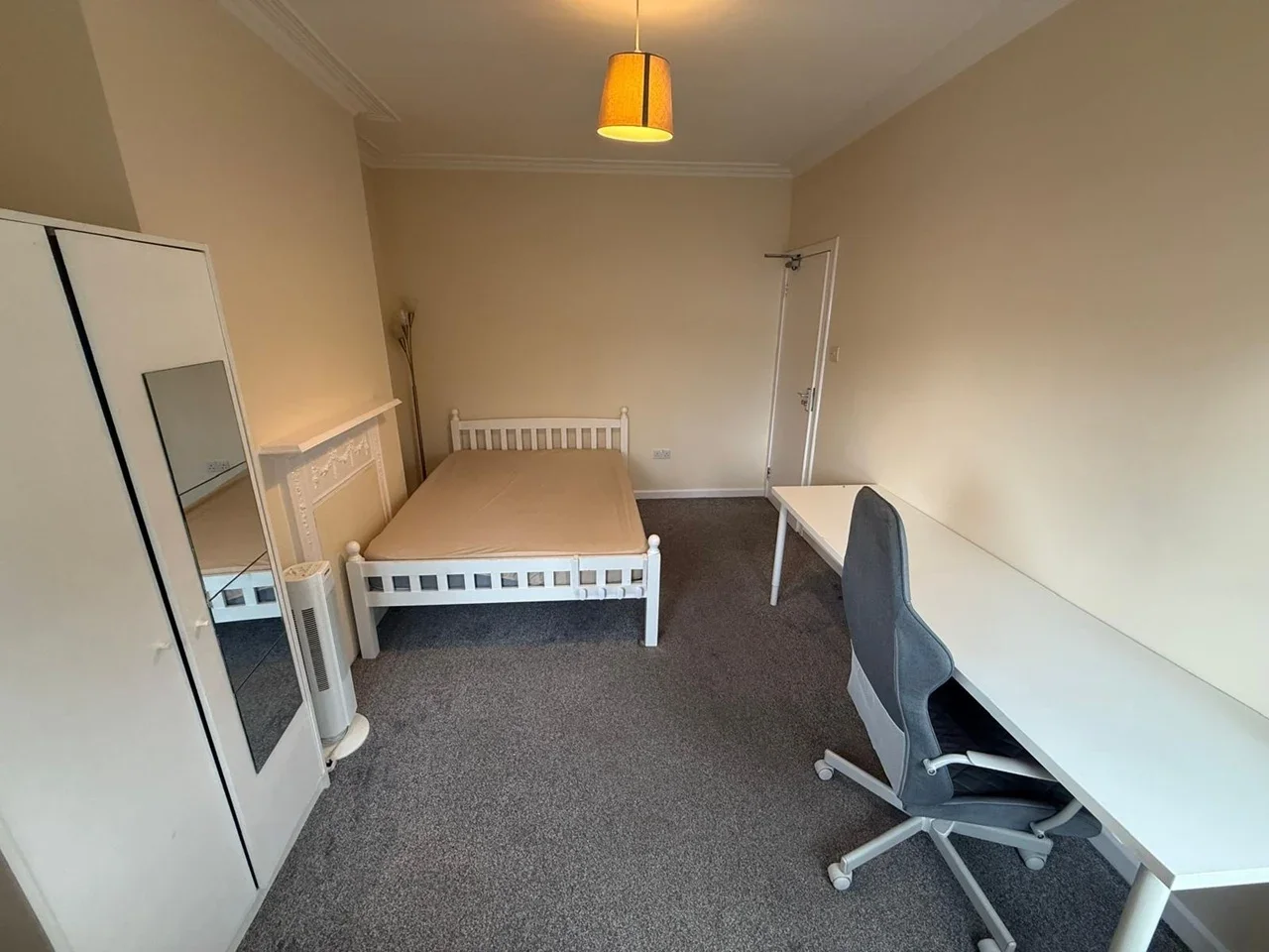 Room Babington Road in Greater London
