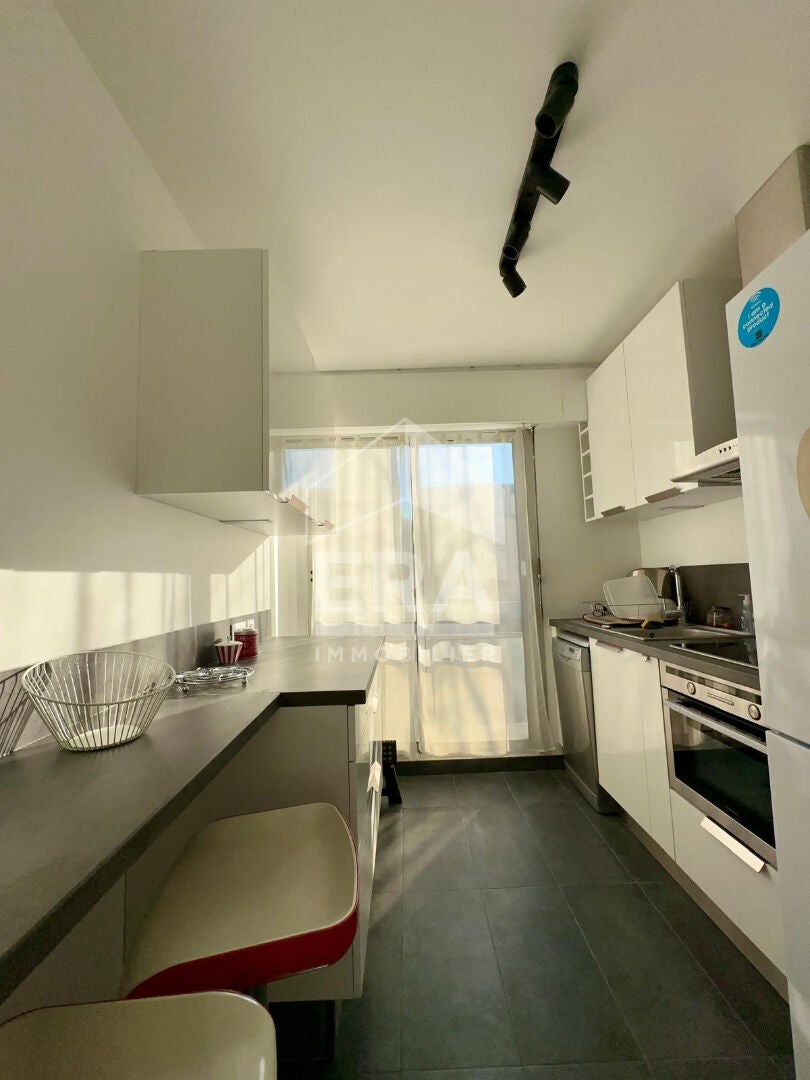 Flat Rue Armand Silvestre in Courbevoie