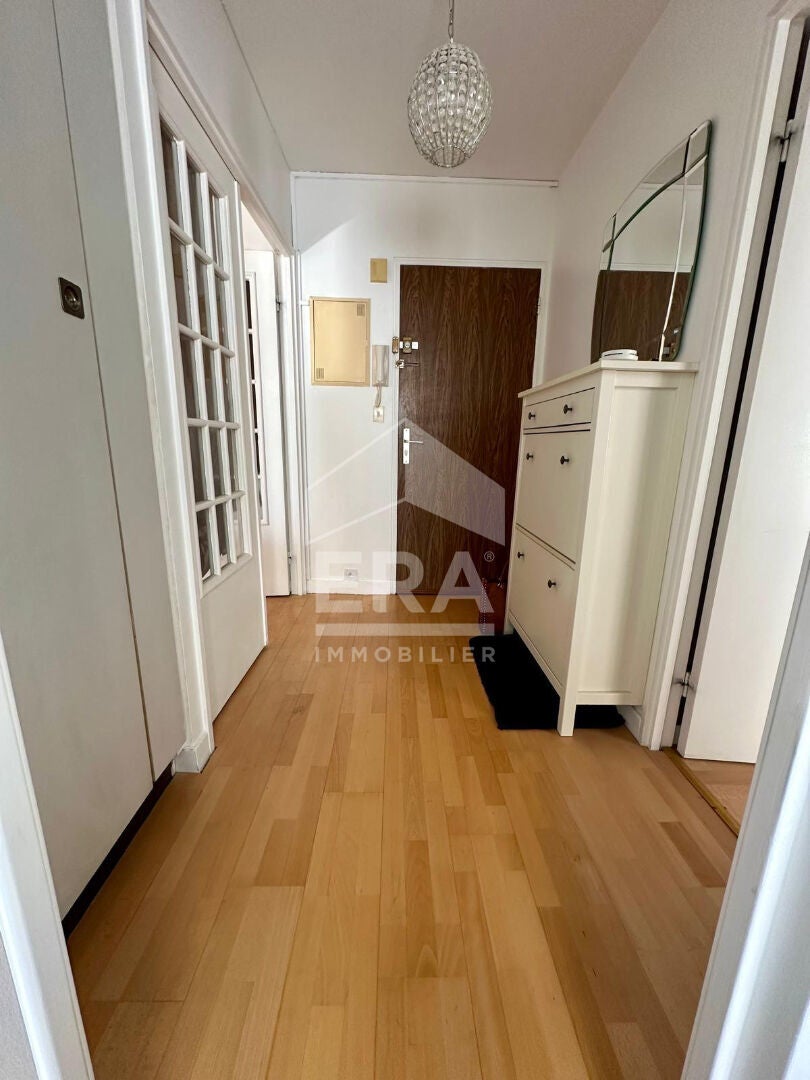 Appartement Rue Armand Silvestre à Courbevoie