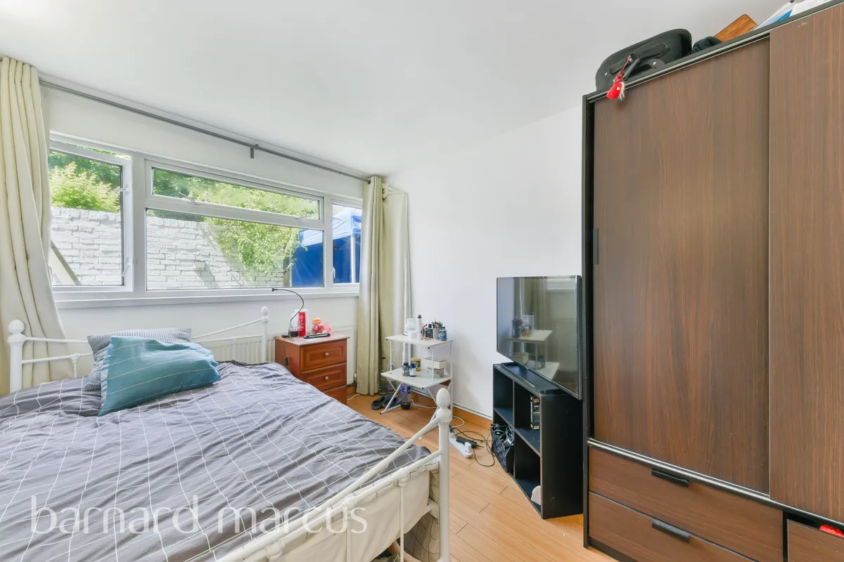 Flat West Barnes Lane in Greater London